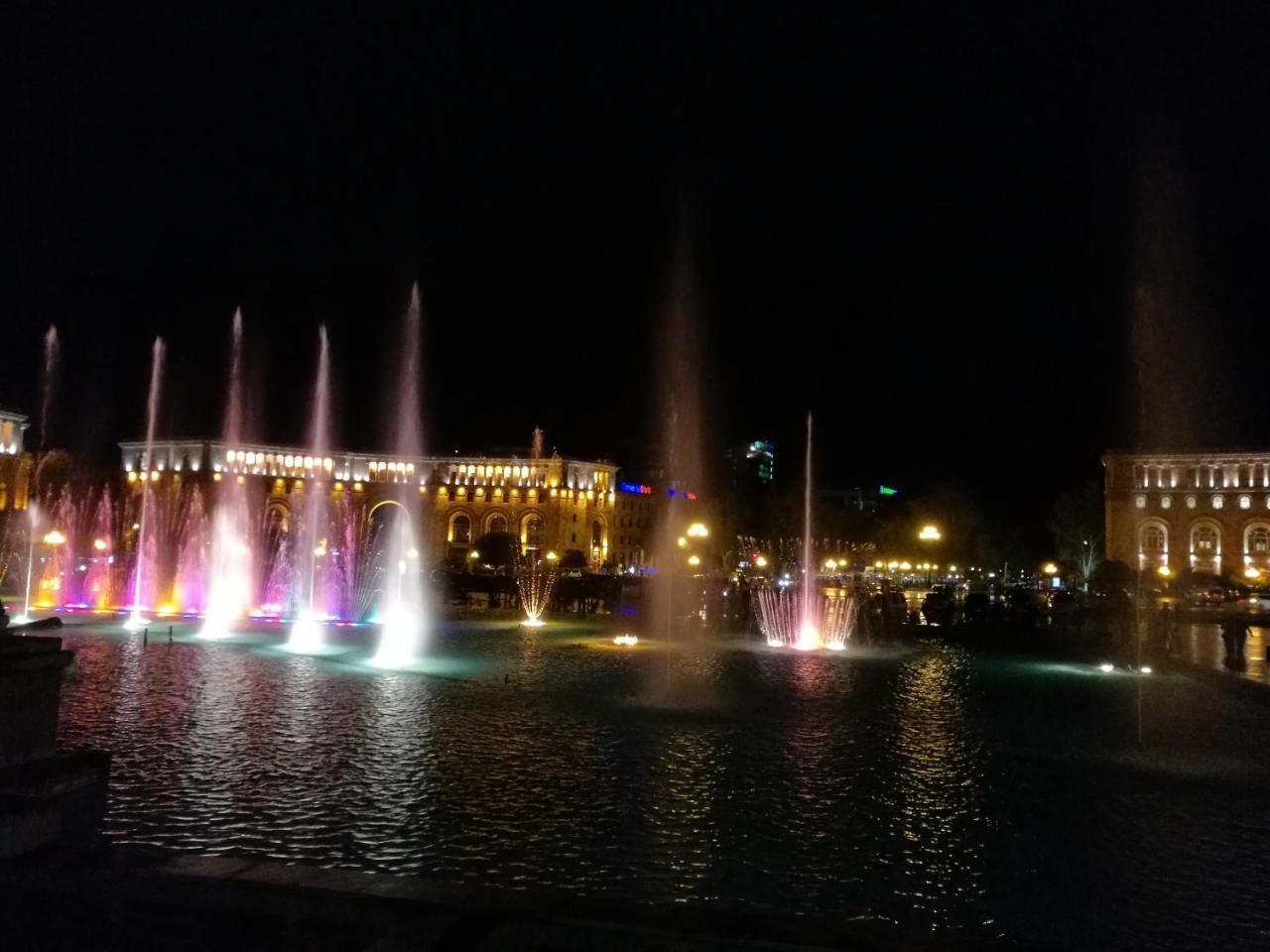 Апартаменты #1 в центре города Ереван Экстерьер фото